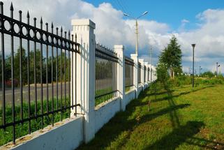 Reliable Fence Company on site picture of complete fencing install job.